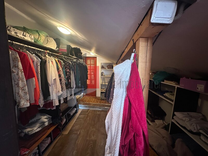 Casa Primitoare pentru Familii – Ofera Spatiu si Confort